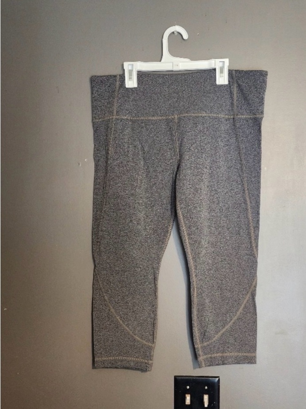 Athleta Gray Cropped Leggings